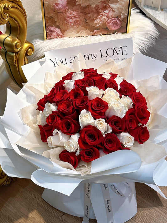 My true love|52朵進口紅白玫瑰鮮花