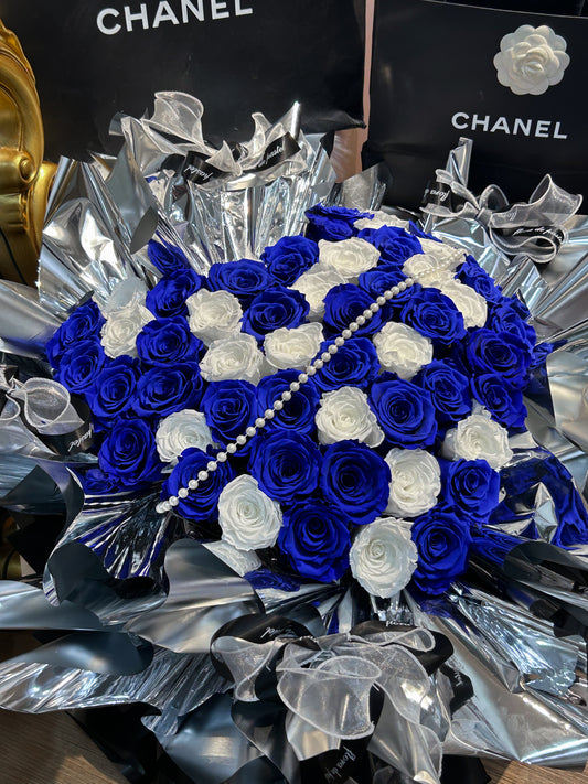 Blue Lagoon|藍白色愛心永生花束