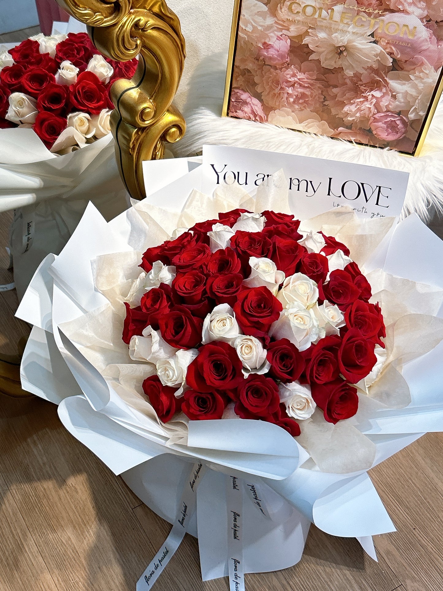 My true love|52朵進口紅白玫瑰鮮花