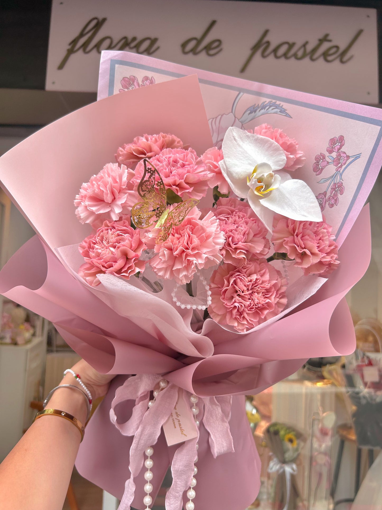 Elegance|9朵康乃馨蘭花鮮花束