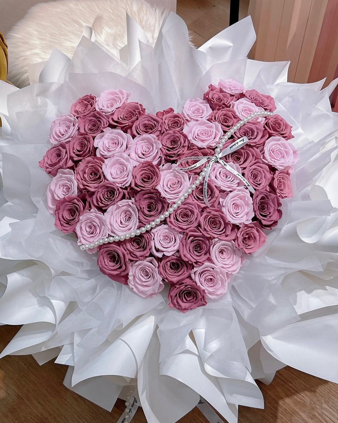 Double pink|52朵烏雙色愛心永生花束