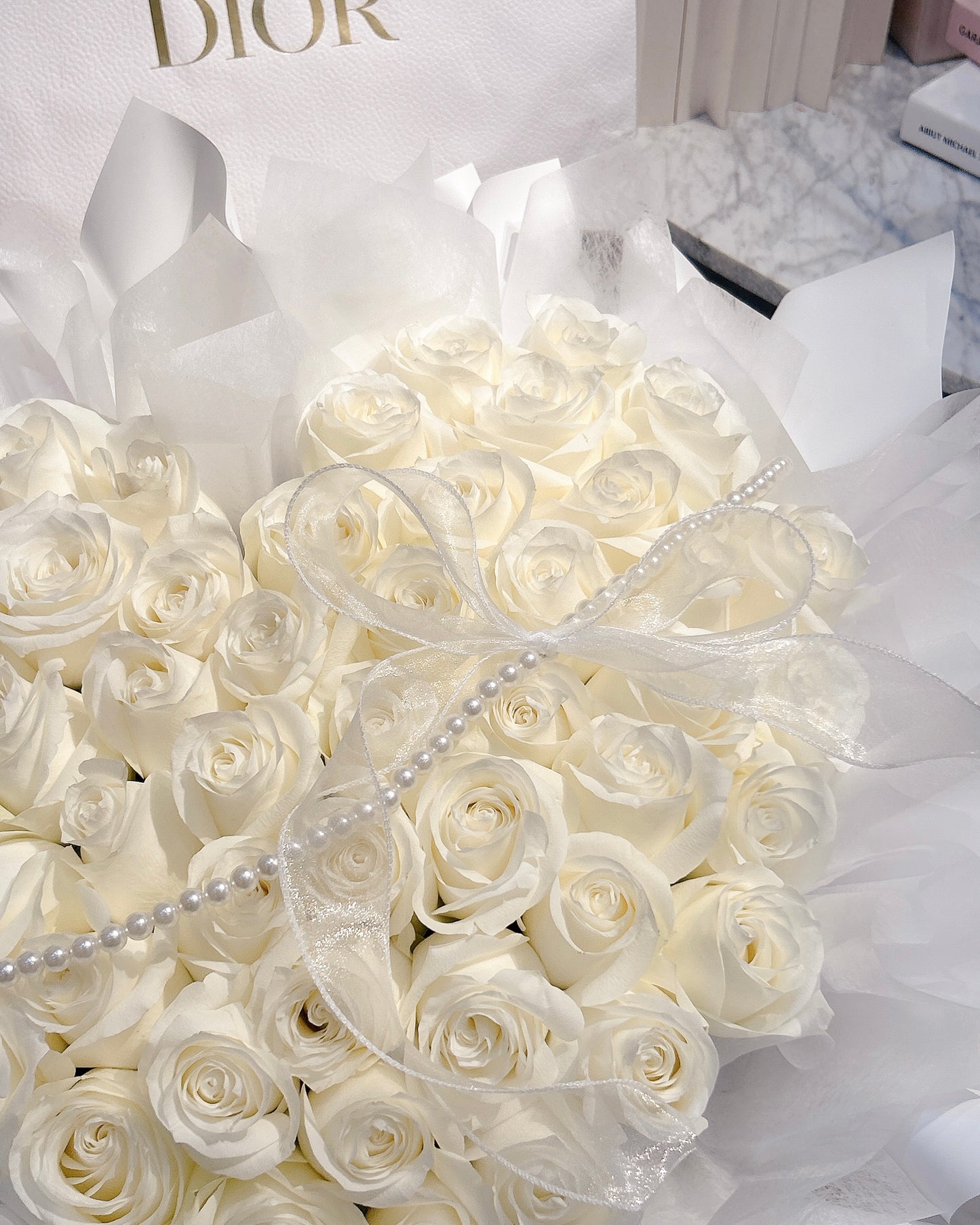 White Pearl|52朵進口白玫瑰愛心鮮花束