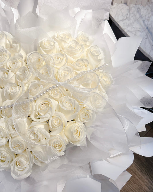 White Pearl|52朵進口白玫瑰愛心鮮花束