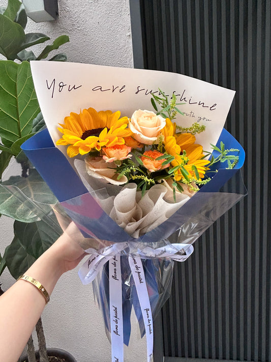 二童一馬 - 兩朵向日葵混搭鮮花束(藍)