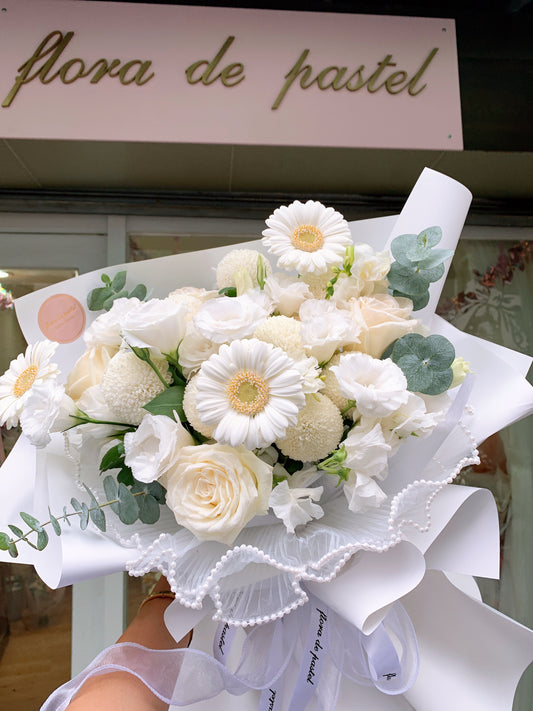 Sunshine girl | 陽光女孩白乒乓玫瑰花束