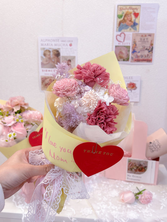 母親節花禮 ｜
一杯一思念咖啡提袋組合（永生花）