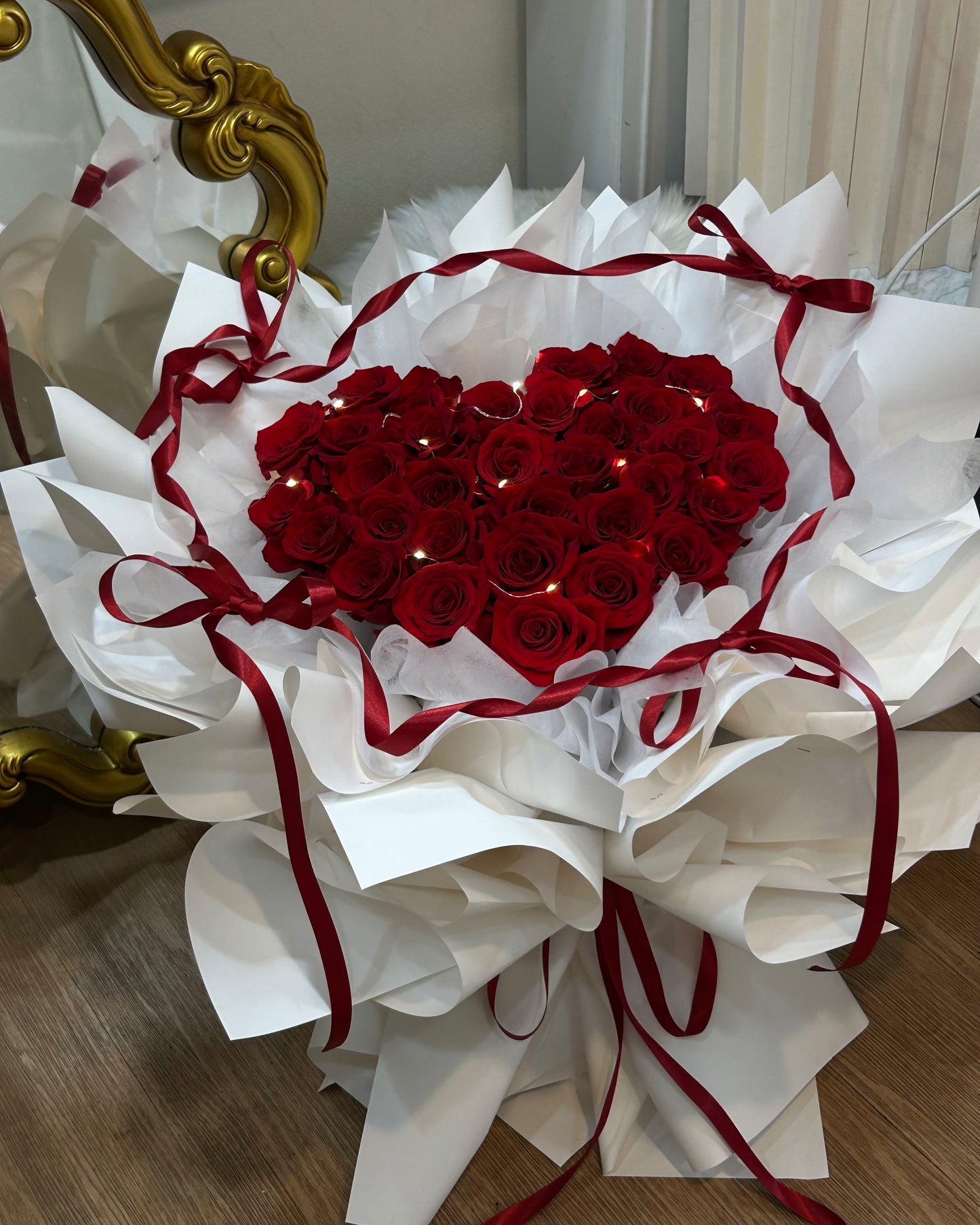 Red romance｜33朵進口紅玫瑰愛心鮮花束