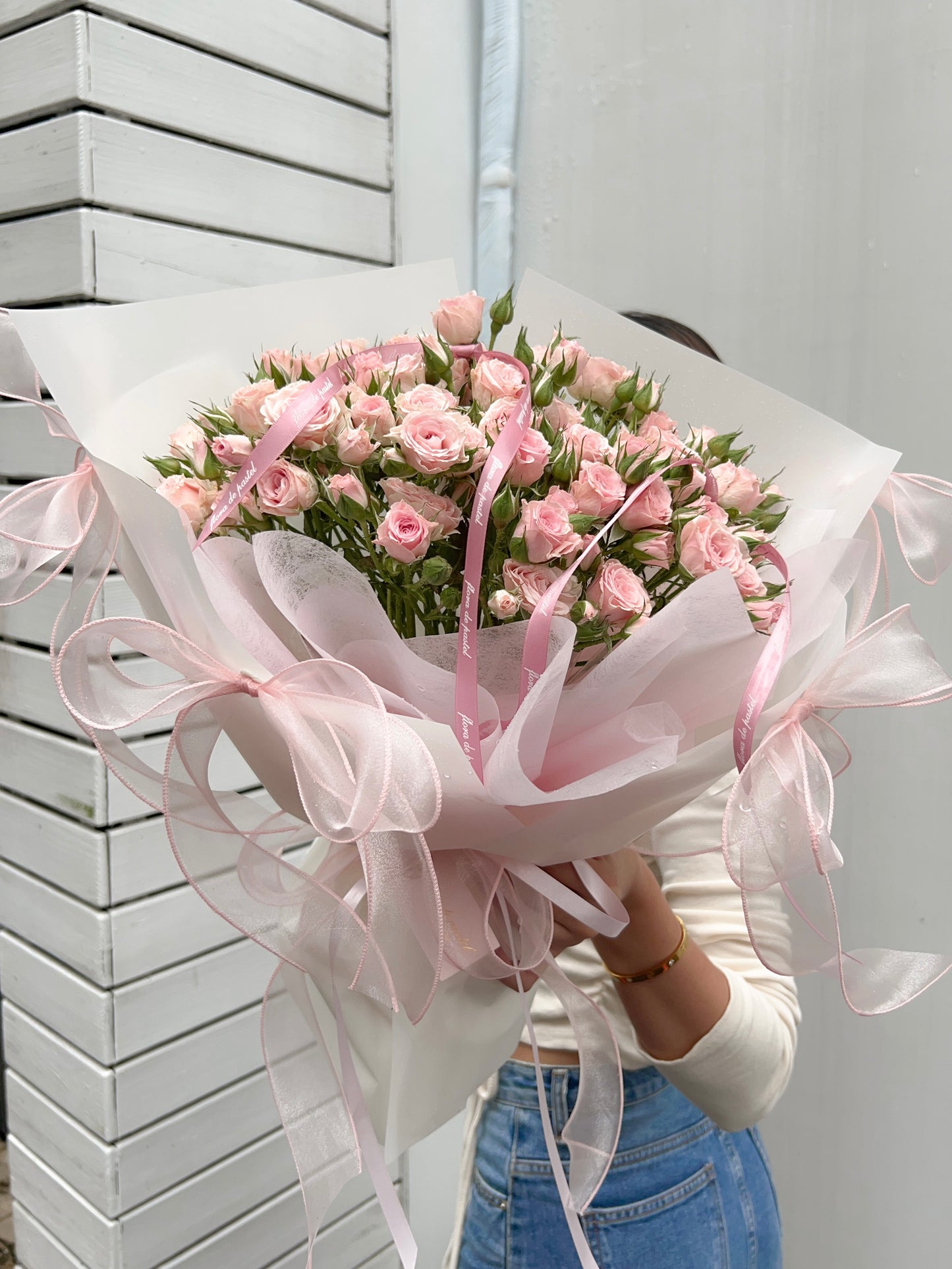 So cute ｜ 粉色多頭玫瑰蝴蝶結鮮花束