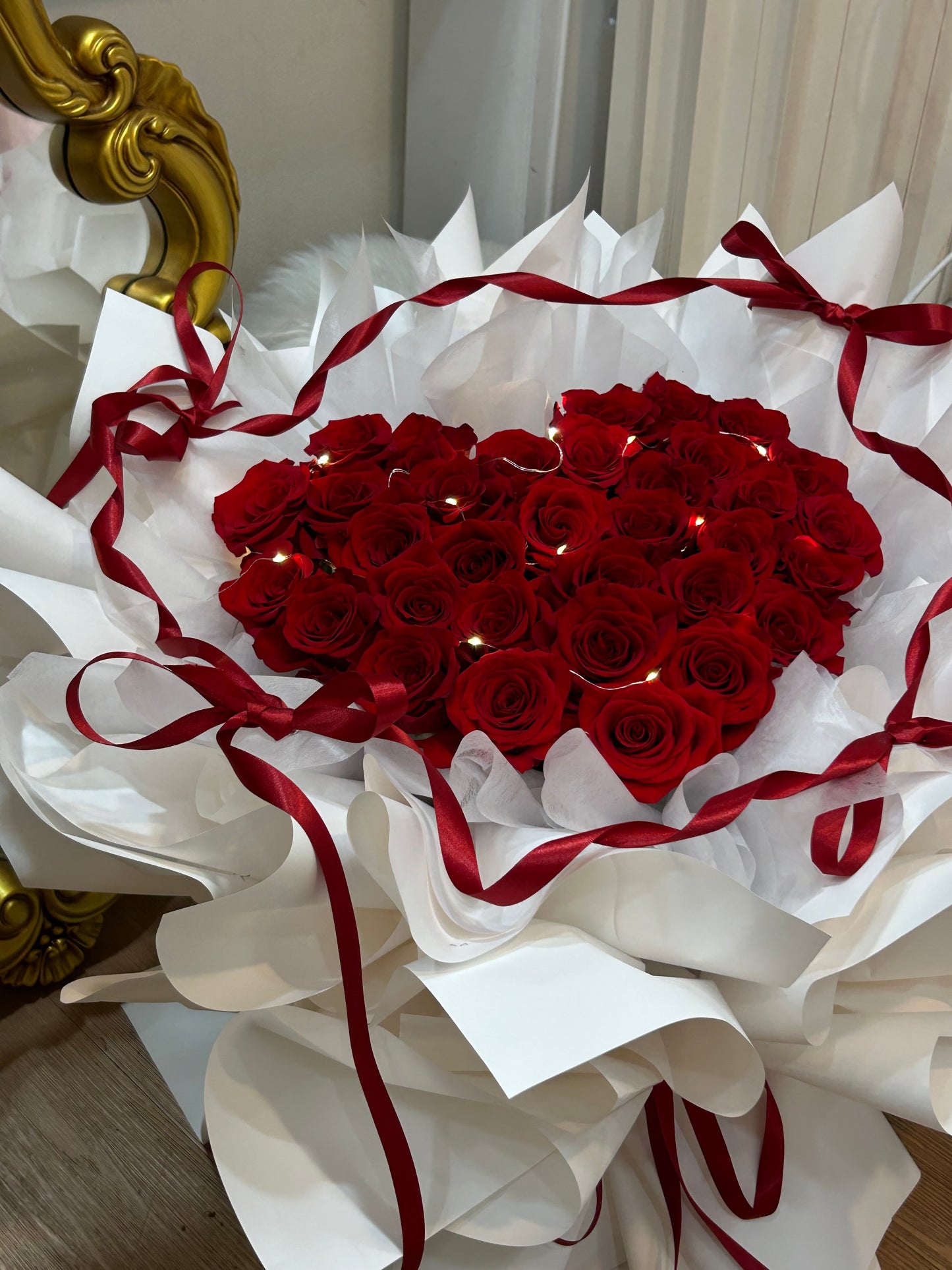 Red romance｜33朵進口紅玫瑰愛心鮮花束