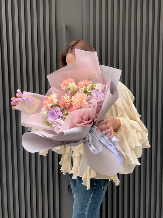 母親節花禮｜
「紫愛你」康乃馨中型鮮花束