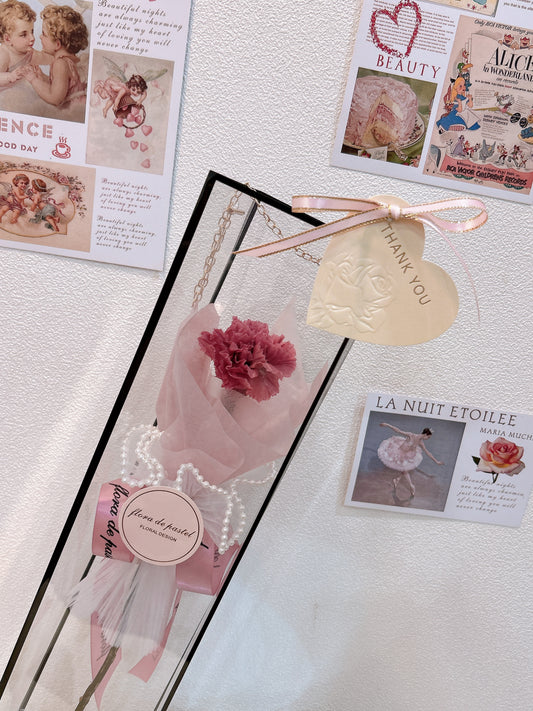 母親節花禮 ｜
The best mum單支珍珠紗康乃馨永生花
