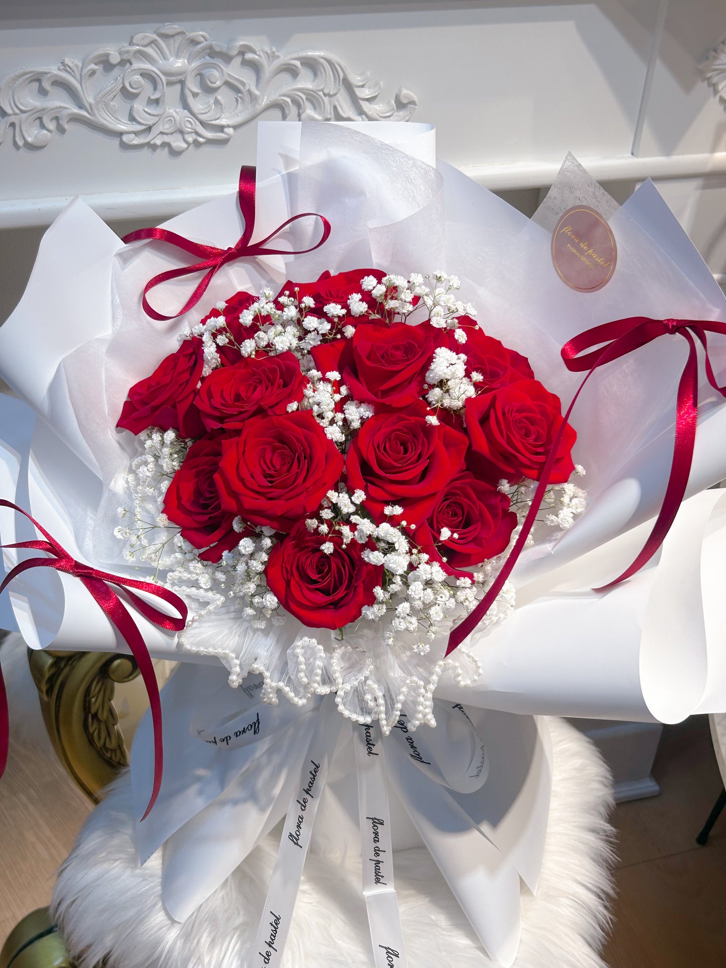 Ruby Embrace｜12朵進口紅玫滿天星鮮花束