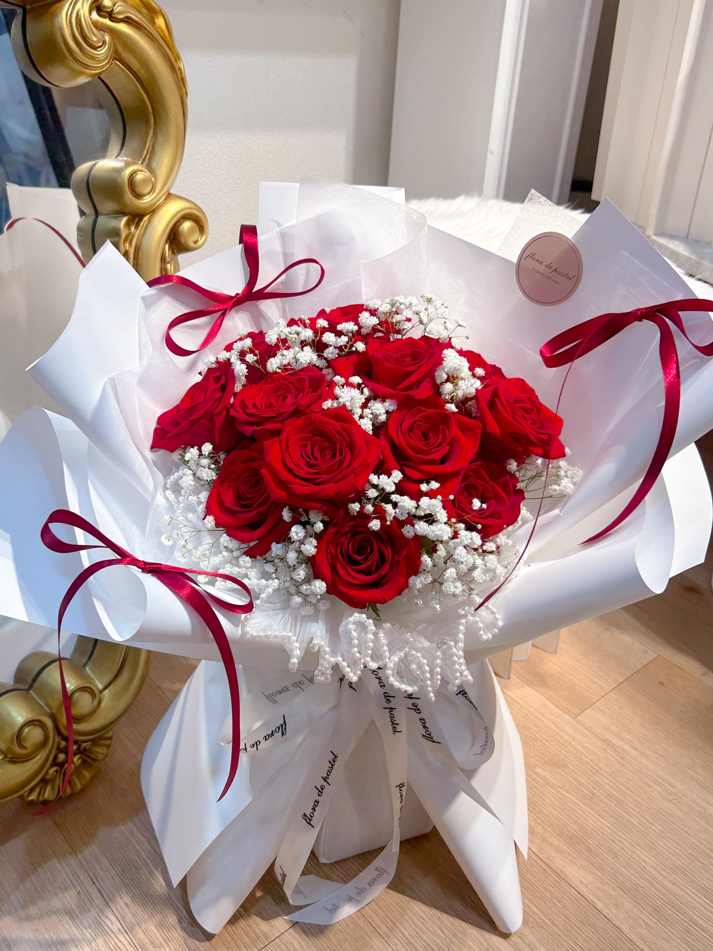 Ruby Embrace｜12朵進口紅玫滿天星鮮花束