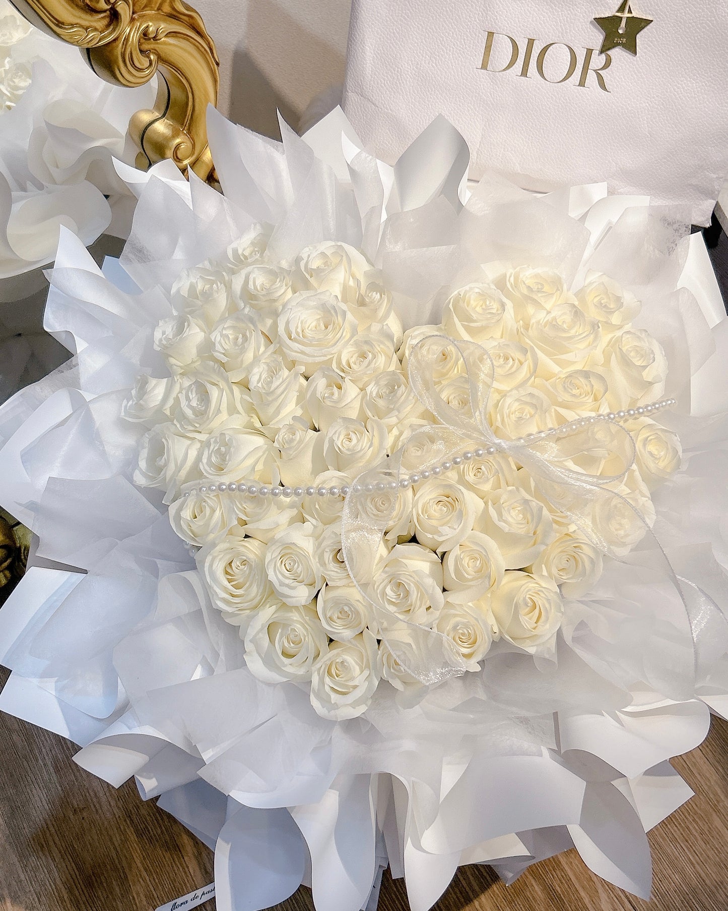 White Pearl｜52朵進口白玫瑰愛心鮮花束